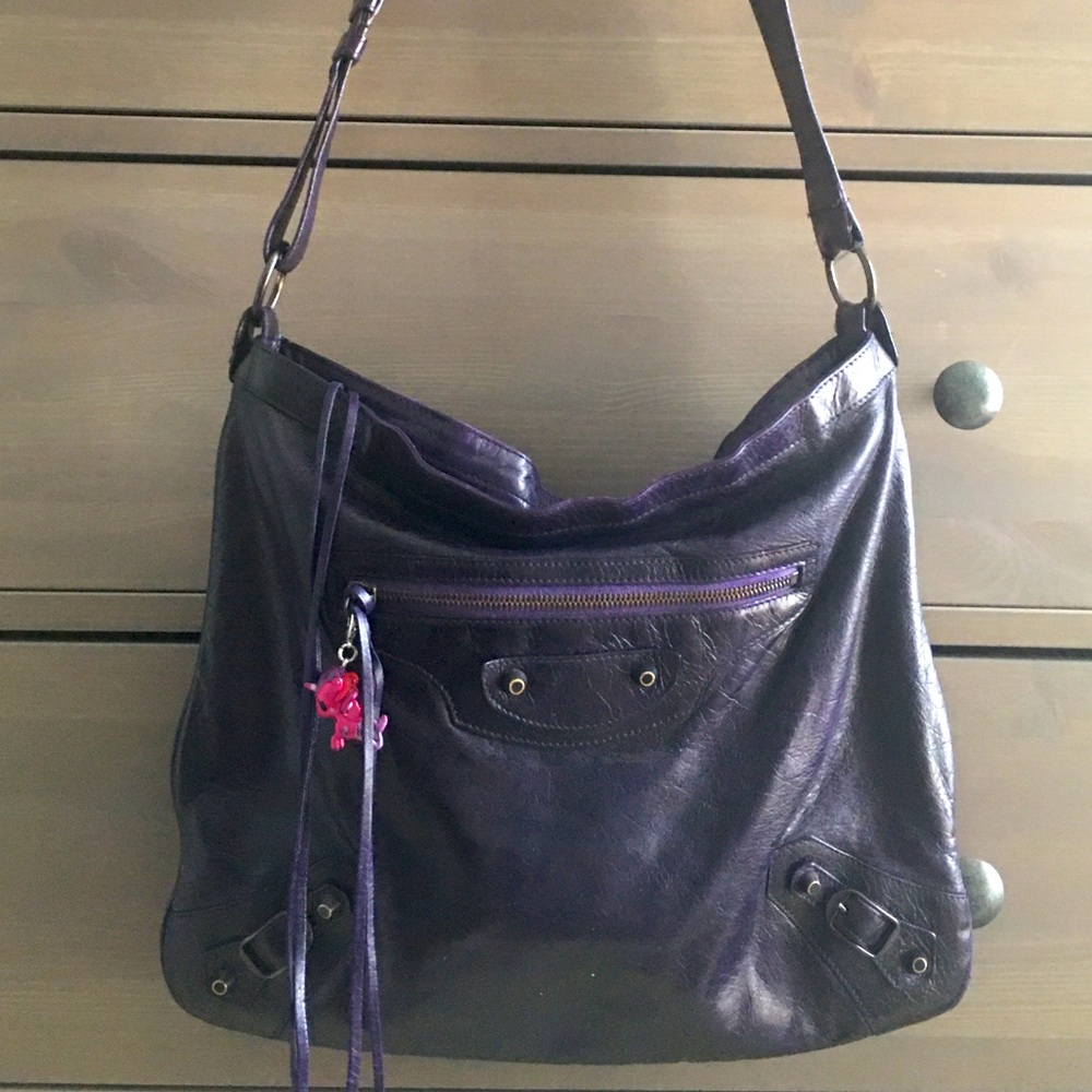 Authentic BALENCIAGA 2008 Raisin Flat Messenger